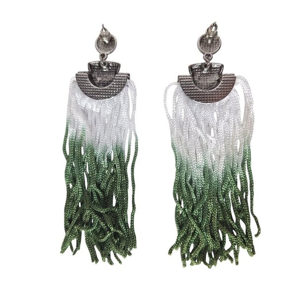 Boho Silver-Toned Metal & Green Ombre Thread Tassel Dangle Earrings 70s 80s - Picture 2 of 2